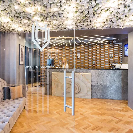 Venis Boutique 4*