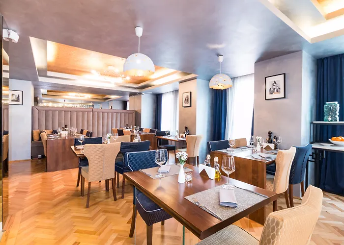 Venis Boutique 4*