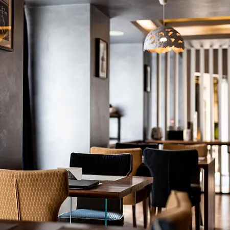 Venis Boutique Hotel 4*