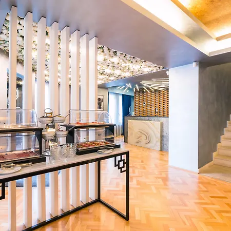Venis Boutique 4*