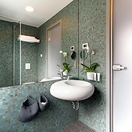 Venis Boutique 4*