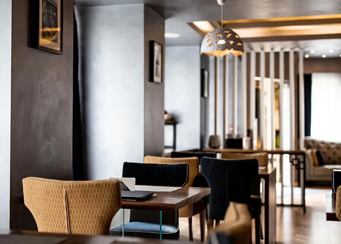 Venis Boutique Hotel 4*