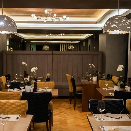 Готель Venis Boutique 4*