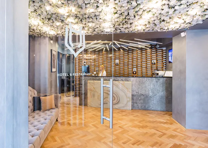 Venis Boutique 4*